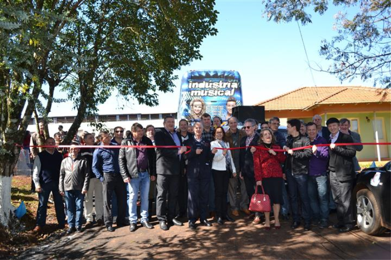 Andres inaugura pavimentação asfáltica no distrito de Buriti